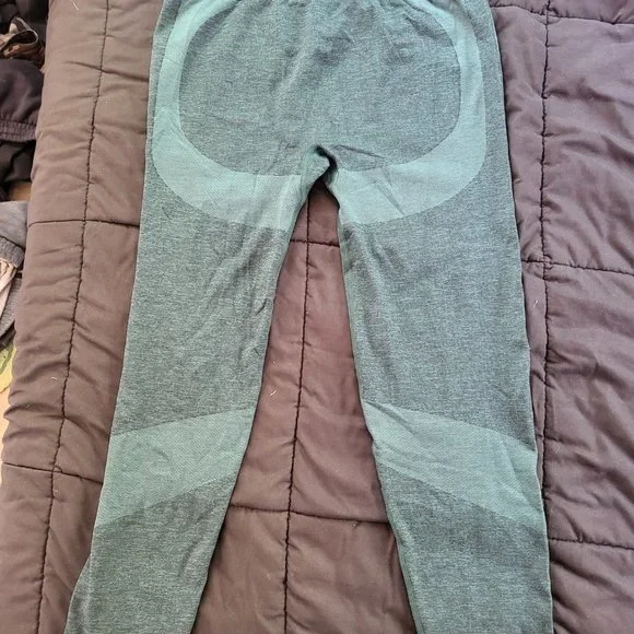 Make me an offer! VICTORIA'S Secret PINK seamless leggings LArGe - Picture 3 of 3